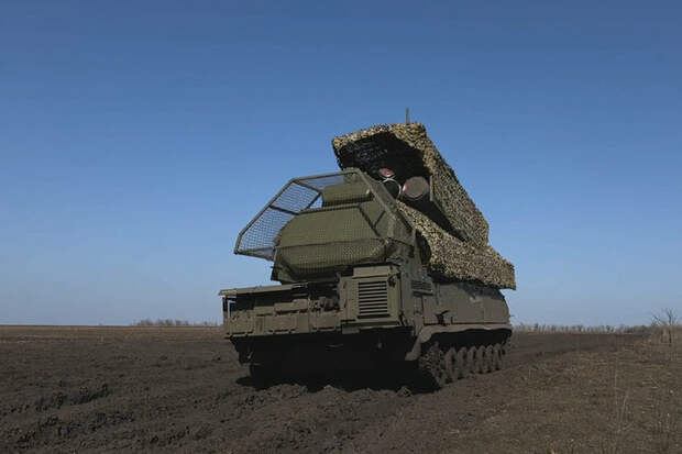 Гроза «Хаймарсов»: расчет комплекса «Бук» отразил удары реактивных снарядов ВСУ