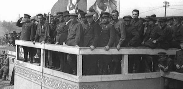 Парад победителей. Как партизаны отметили победу над фашизмом вов, день в истории, минск, парад, партизанское движение