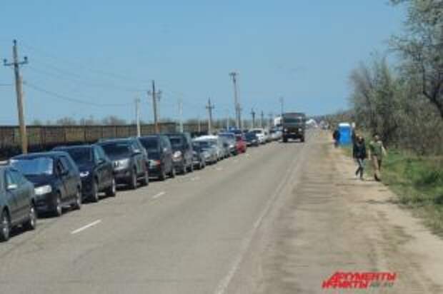 1600 автомобилей ожидают парома из порта "Крым" в порт "Кавказ"