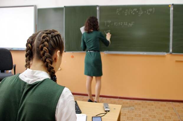 Сегодня загружены все — и учителя, и школьники, и их родители Сегодня загружены все — и учителя, и школьники, и их родители