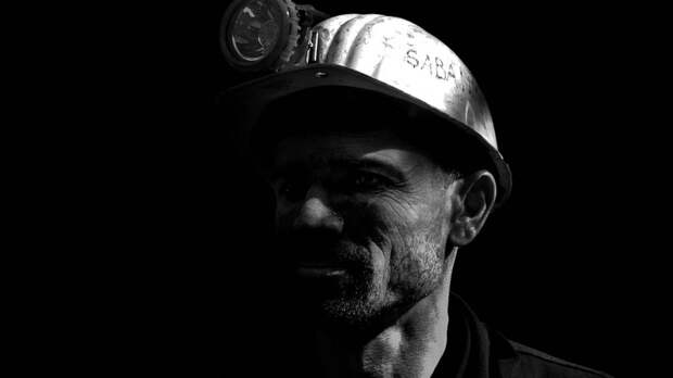 Десять шахтеров получили ранения в результате пожара в Кемеровской области