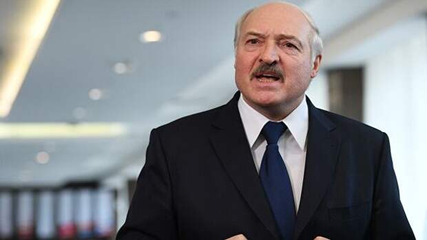 Президент Белоруссии Александр Лукашенко во время общения с журналистами в Сочи Президент Белоруссии Александр Лукашенко во время общения с журналистами в Сочи