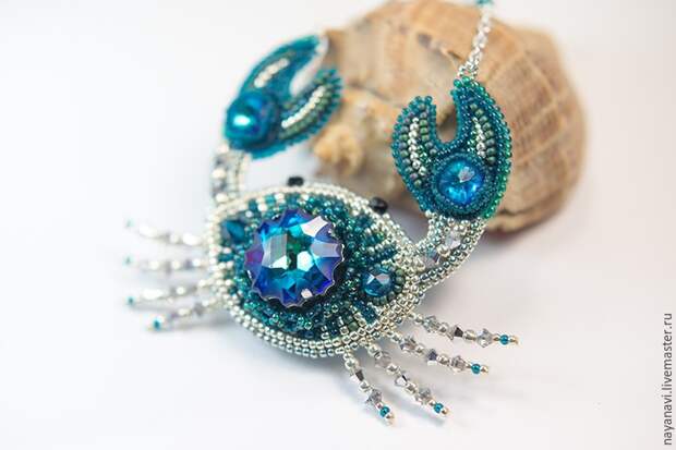 Создаем краба из бисера и кристаллов Swarovski