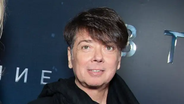 Без густых и черных волос: Юдашкин показал, как болезнь изменила его внешность