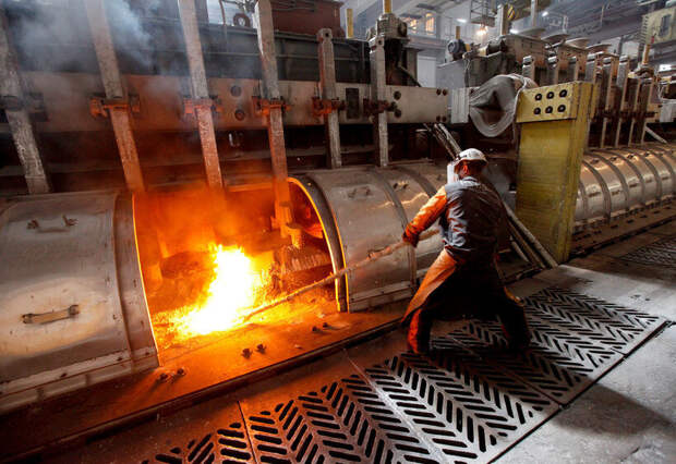 Западные санкции привели главным образом к тому, что на мировом рынке не только взлетела цена на черное золото, но и уже грозит образоваться дефицит.-3