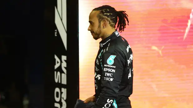 Брат Хэмилтона: ФИА опозорила автоспорт, нарушив свои же правила