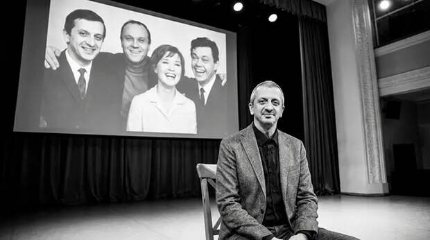 Легендарную студию МХАТ возглавил "любитель пошлятины". Стыдно стало всем. Против мужа Собчак выступили именитые выпускники