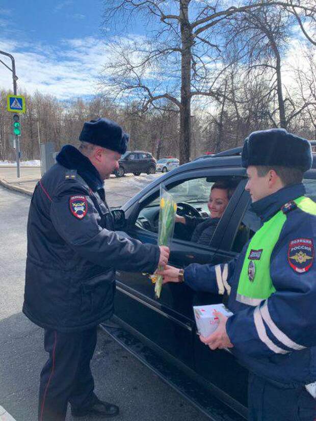 Акция «Подарок для автоледи». Фото: открытый источник