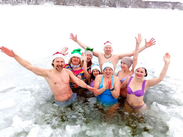 В областном центре устроили предновогодний моржедвиж