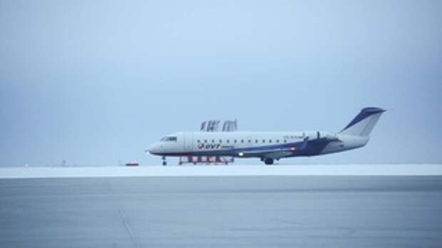 Самолет в аэропорту Барнаула / Фото: amic.ru