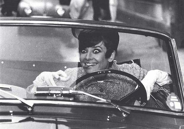 Одри Хепбёрн на съёмках фильма "Как украсть миллион" (1966)