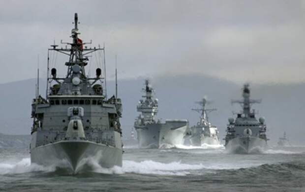 Россия начала военные учения в Черном море