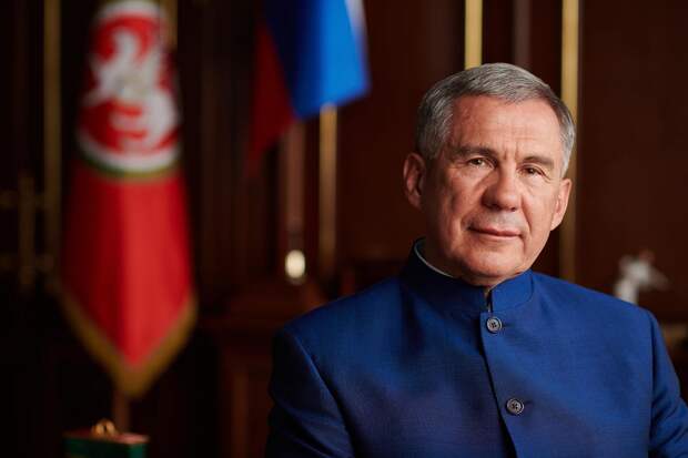 Минниханов поздравил татарстанцев с Днем Героев Отечества