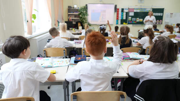 В школьной программе РФ появится "Служение"