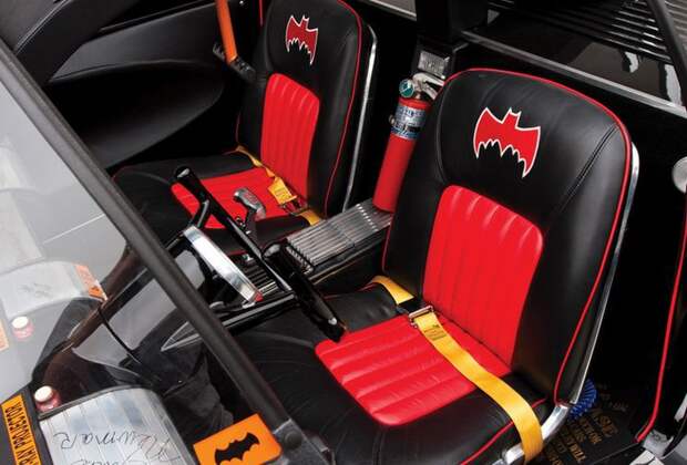 75-летняя эволюция "бэтмобиля" авто, бэтмобиль, бэтмен