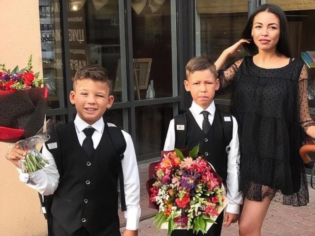 полина ололо с сыновьями