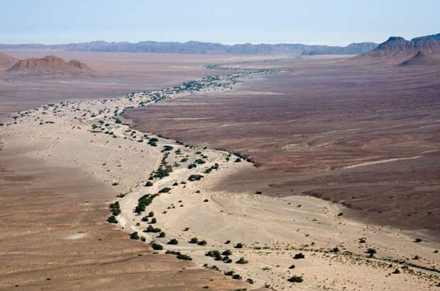 Национальный парк Берег скелетов в Намибии (Skeleton Coast Park)