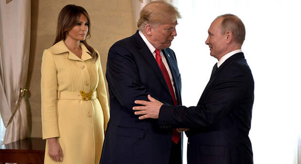 Дональд Трамп с супругой на встрече с президентом РФ Владимиром Путиным