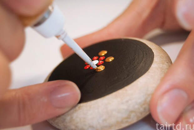 Точечная роспись по камням