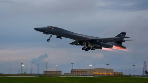 Американские СМИ назвали бомбардировщики B-1B проблемой для ВМФ России