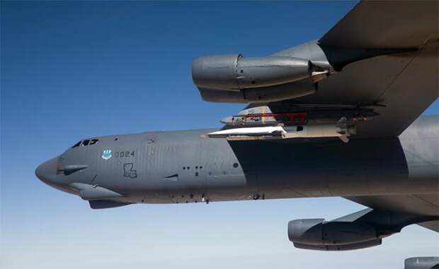 Испытания ракеты X-51A Waverider с борта самолета B-52