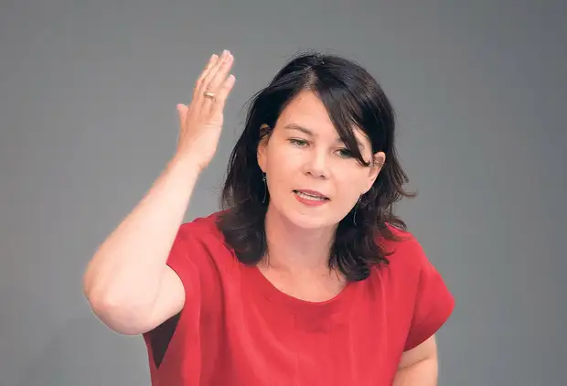 Политолог Брутер назвал Бербок «не очень умным политиком»