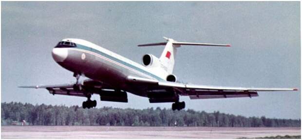 Советский и Российский  лайнер Ту-154