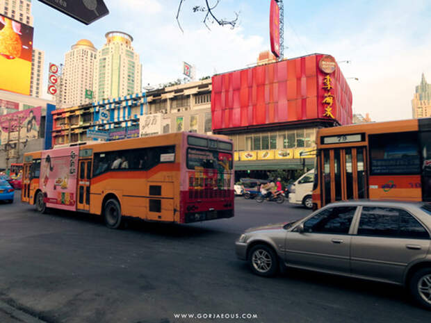 Streets-Bangkok-Thailand-06.jpg