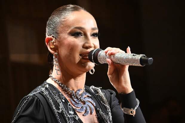 Бузова пожаловалась на абьюз со стороны бывшего мужа