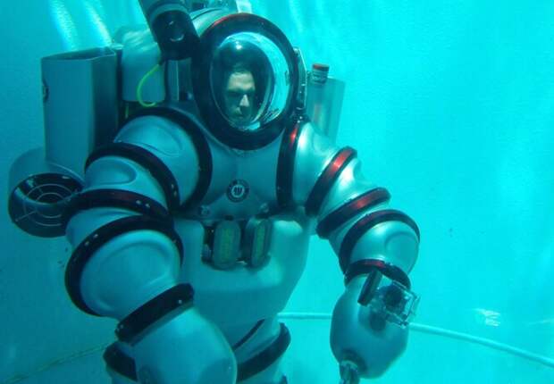 Сверхглубокие погружения: как люди выживают на глубине 700 метров