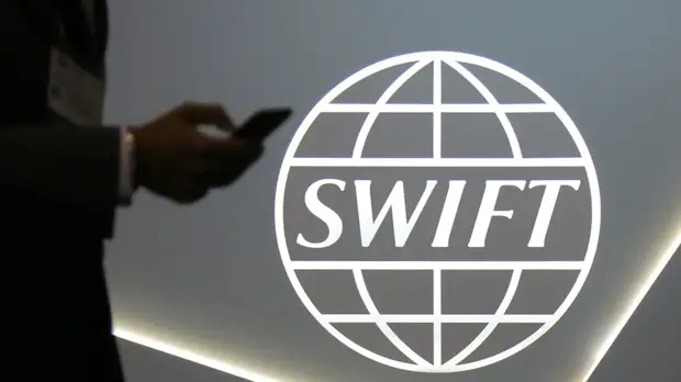 Политолог Дудаков усомнился в возможности отключения России от SWIFT