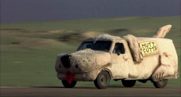 В 1994 году для телевизионной комедии Dumb & Dumber был сделан такой собакомобиль. Основой послужил Ford Ecoliner. Комедия была популярна и автомобиль послужил основой для ремейков: авто, автомобили, автотюнинг, животные, прикол, собака, тюнинг, юмор