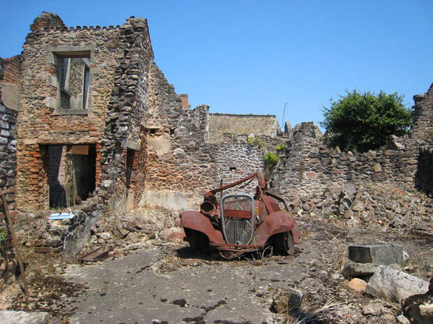 2. Коммуна (поселок) Орадур-сюр-Глан, Франция города-призраки, заброшенные города, загадки, тайны, фото