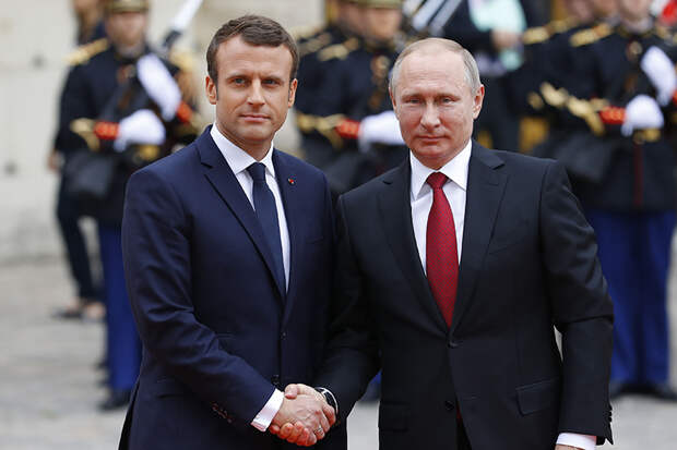 В России назвали условие для диалога Путина и Макрона