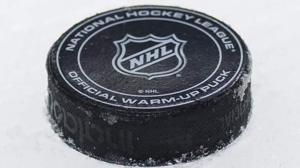 Карлссон из «Питтсбурга» стал 12-м защитником в истории с 700 голевыми пасами в НХЛ