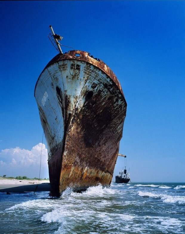 Корабли, которые уже никуда не поплывут брошенные корабли, заброшенное, корабль, море, ржавчина, эстетика