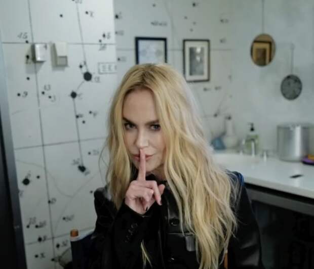 Актриса Николь Кидман снялась в майке после слухов о романе с бизнесменом