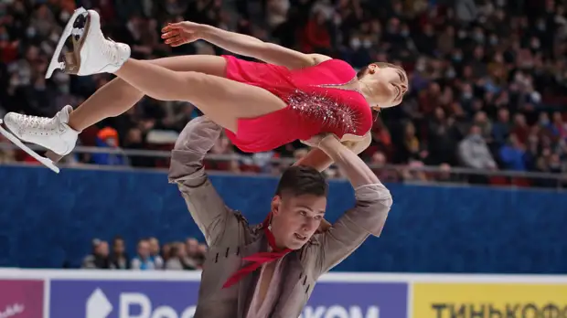Фигуристы Мишина и Галлямов стали чемпионами России среди спортивных пар