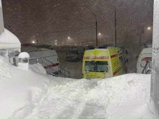 Бригада скорой помощи на Камчатке несла более 1 км пациентку при штормовом ветре