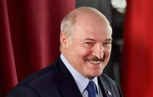 Лукашенко «передумал» давать электричество Украине