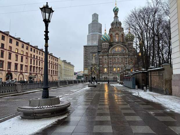 В Петербург вернулась теплая погода и мокрый снег