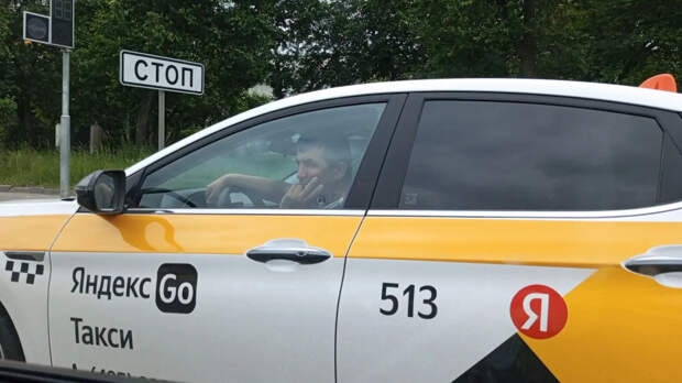 В Курской области мигрантам больше нельзя работать курьерами и таксистами