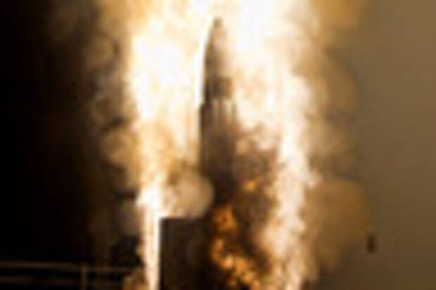 У периметра бывшей румынской авиабазы Девеселу, 2013 год.