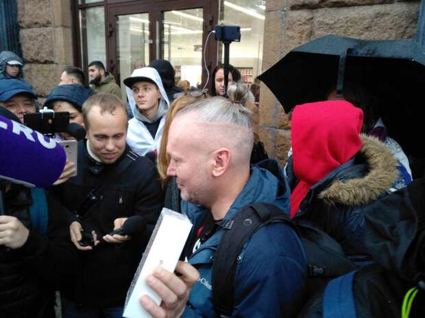 Очередь за iPhone разбежалась