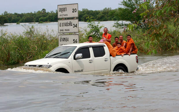 s t07 09010856 Сильнейшее наводнение в Таиланде