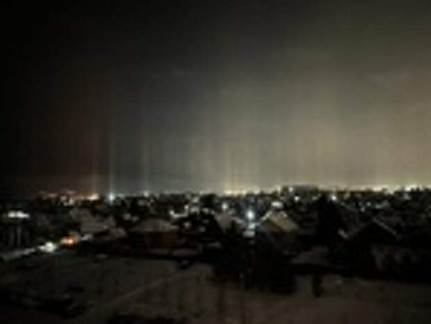 В Барнауле в небе заметили световые столбы / Фото: amic.ru