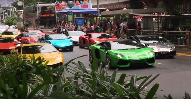 Парад Lamborghini собрал рекордное количество суперкаров в одном месте