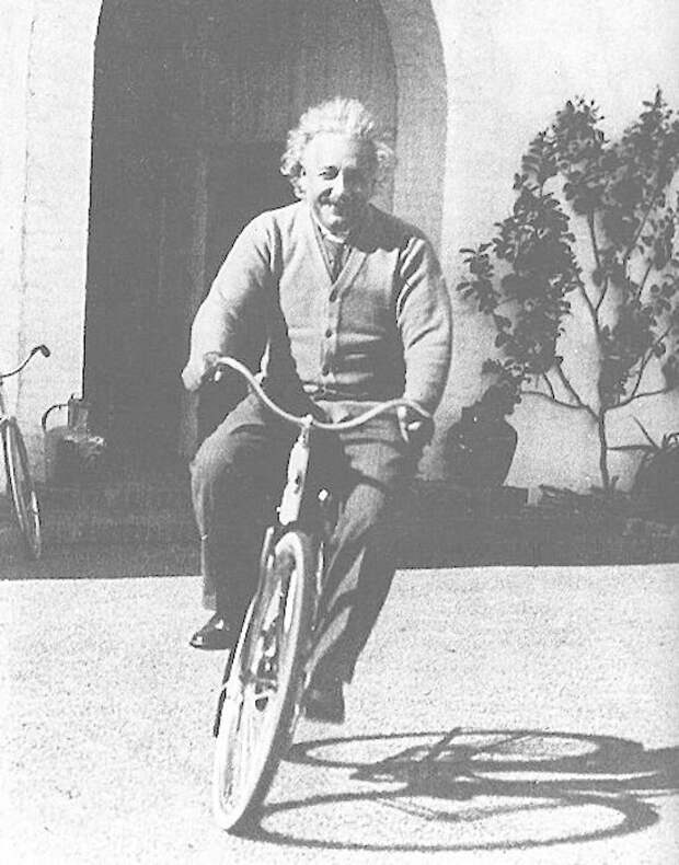 Альберт Эйнштейн - тоже любил пошалить велосипеды, звезды, интересное, фото