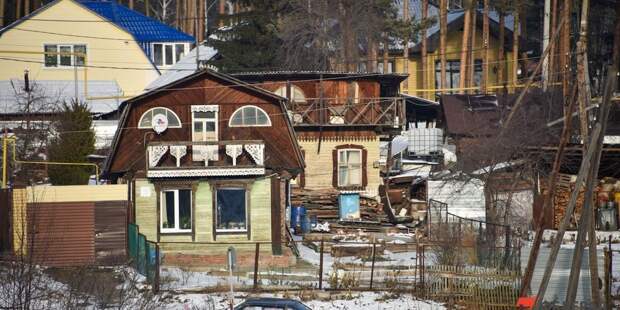 Дачная «свалка» может разорить: юрист раскрыл, сколько берут за хлам на участке