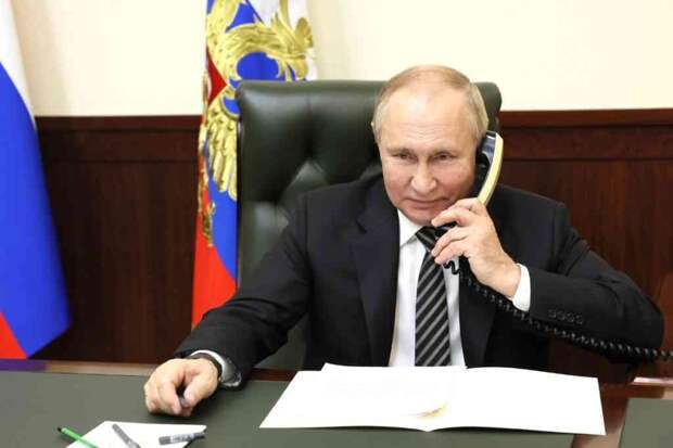 Путин позвонил Наине Ельциной в день 95-летия Бориса Ельцина